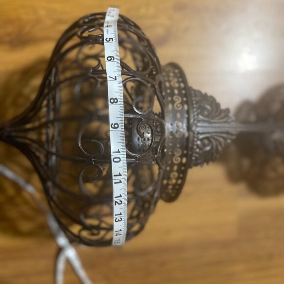 (VHD) Vintage .Iron Hanging Lantern. Rare Find. - Picture 11 of 11